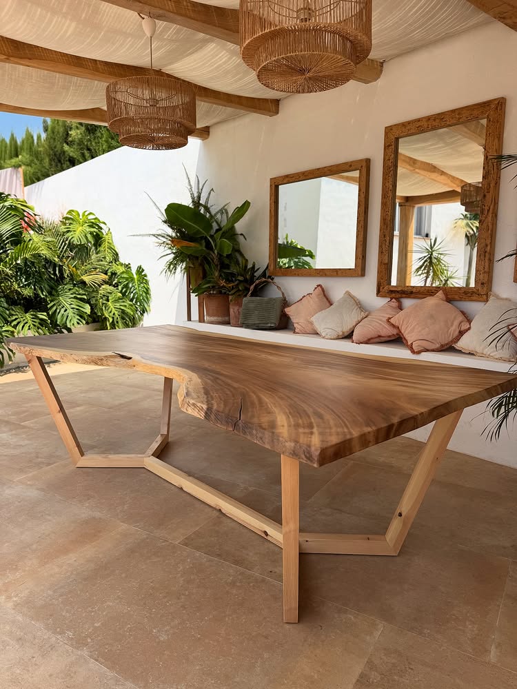 Mesa-de-madera-de-Suar